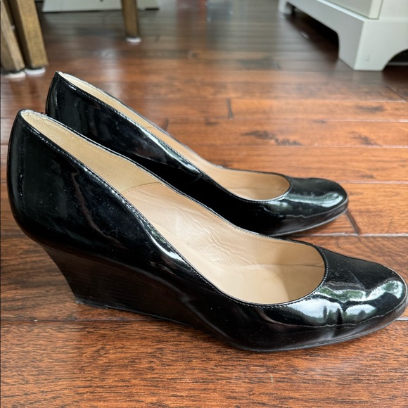 Beautiful LK Bennett Patent Wedge Pumps - Black, Sz 41 - Picture 1 of 5